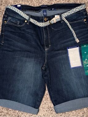 Bandolino Dark Blue Bermuda Jeans Shorts with Braided Belt
